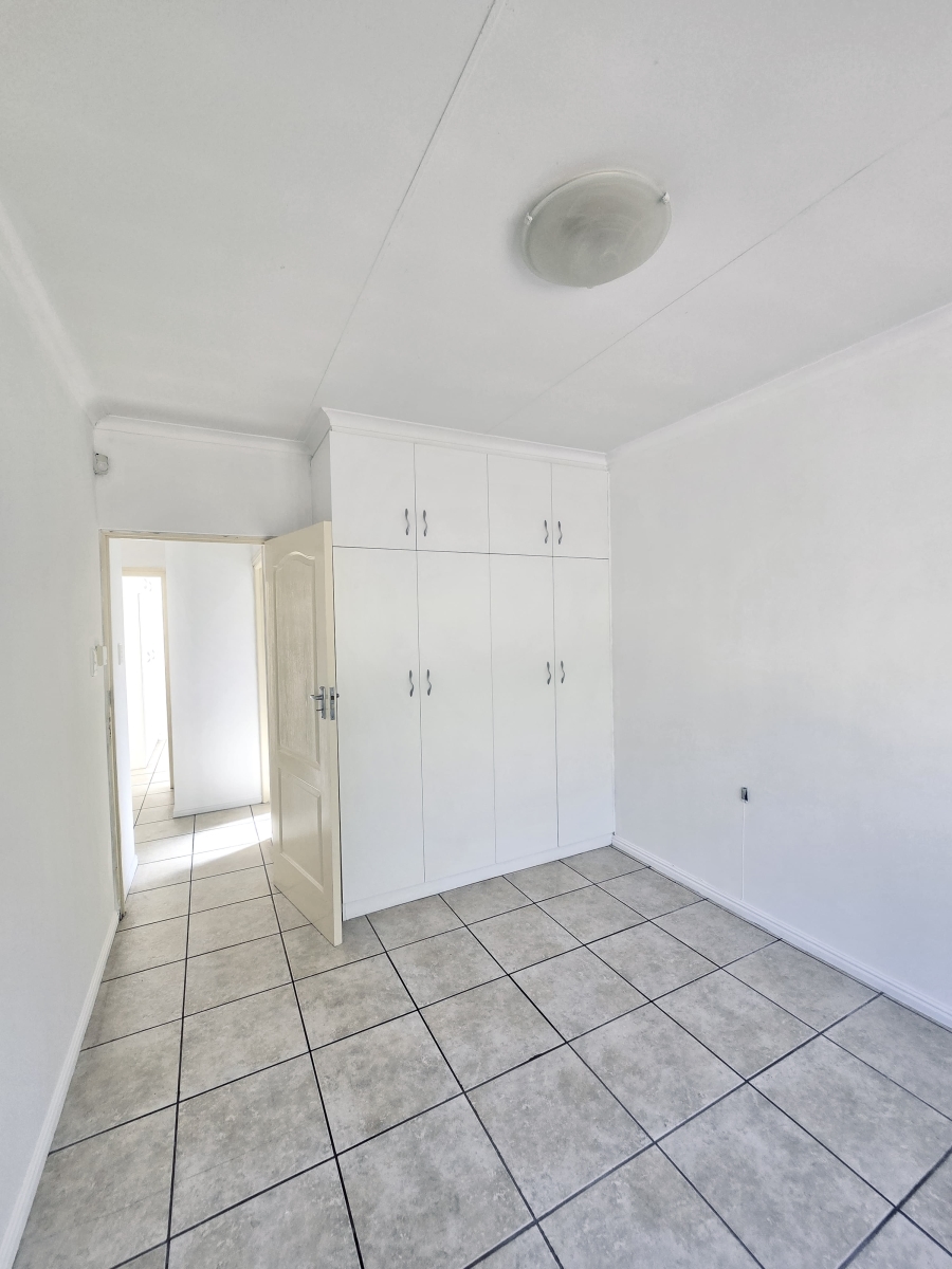 2 Bedroom Property for Sale in Denneoord Western Cape